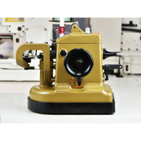 Скорняжная машинка для пошива среднего меха и кожи GP4-5A Aurora