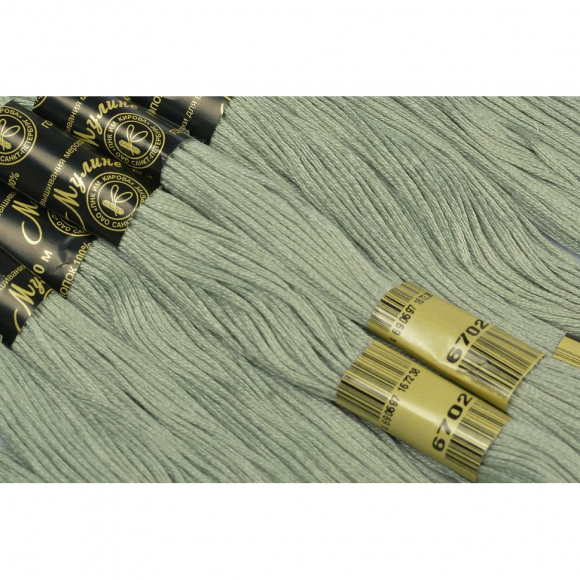 Нитки мулине цв.6702 бл.оливковый 12х10м С-Пб