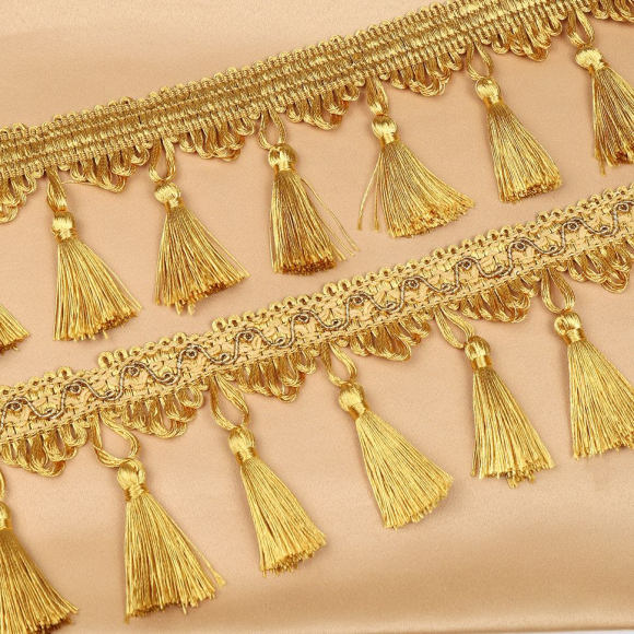 Бахрома для штор с кисточками арт.6152-0327 цв.6362 шир.100мм цв.золото уп.10м