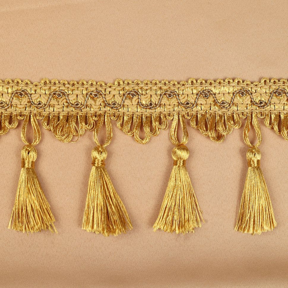 Бахрома для штор с кисточками арт.6152-0327 цв.6362 шир.100мм цв.золото уп.10м