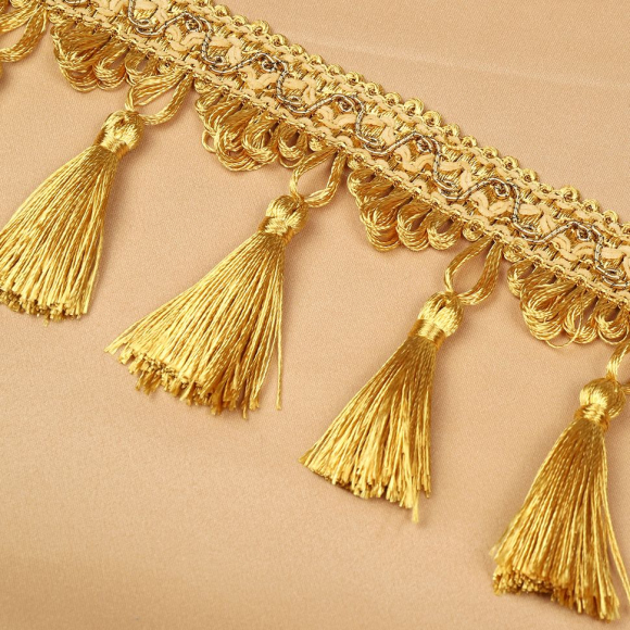 Бахрома для штор с кисточками арт.6152-0327 цв.6362 шир.100мм цв.золото уп.10м