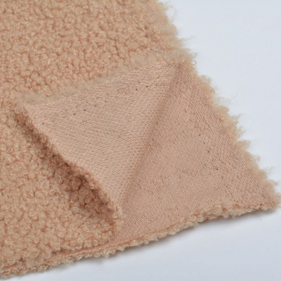 Ткань МЕХ трикотажный TBY-280-6, 280 г/м?, шир.165см, цв.т.бежевый, рул.20м Ткань МЕХ трикотажный TBY-280-6, 280 г/м?, шир.165см, цв.т.бежевый, рул.20м