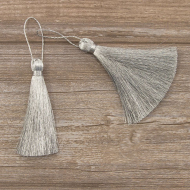 183393_Кисть декоративная на шнуре, длина 100 мм, цвет серебряный