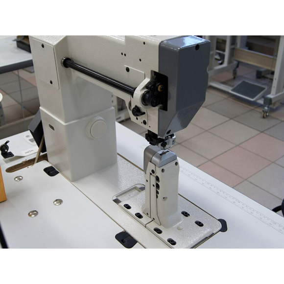 Колонковая швейная машина с 3-м продвижением A-8810 Aurora