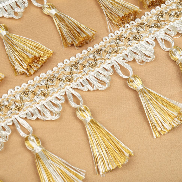 Бахрома для штор с кисточками арт.6152-0327 цв.6343 шир.100мм цв.молочный+золото уп.10м