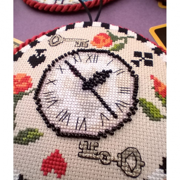 195834_Набор для создания пинкипов "Зазеркальная история"