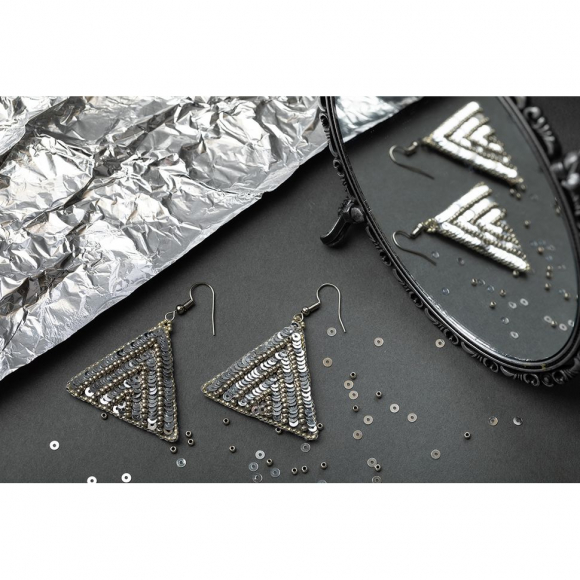 Набор для вышивания KLART арт. 10-511 Серьги треугольные. Серебряный орнамент 3,5х4 см