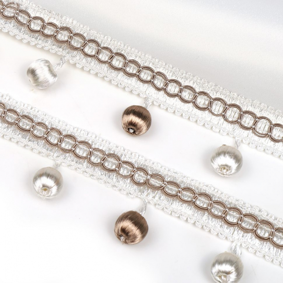 Бахрома для штор арт.6152-0332 шир.40мм цв.белый+беж уп.10м Бахрома для штор арт.6152-0332 шир.40мм цв.белый+беж уп.10м