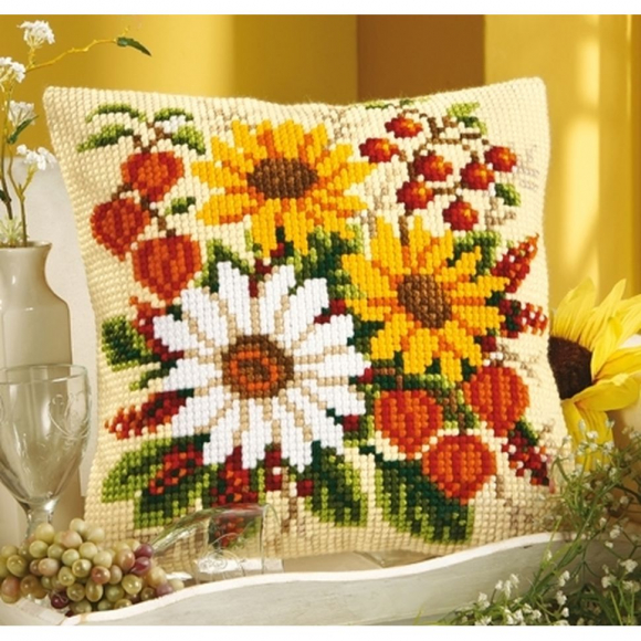 Набор для вышивания VERVACO арт.PN-0008757 Подушка Цветы и ягоды 40х40 см