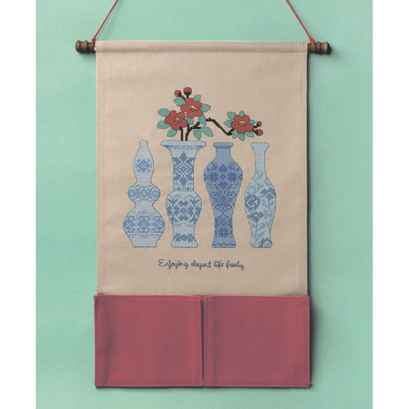 163823_Набор для вышивания настенного органайзера "Цветок и ваза"
