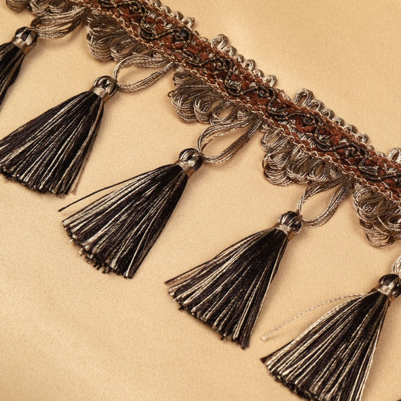 Бахрома для штор с кисточками арт.6152-0327 цв.6458 шир.100мм цв.беж+темно-коричневый уп.10м