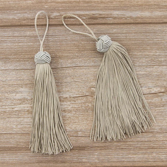 Кисть декоративная на шнуре, длина 120 мм, цвет серебряный