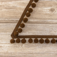 Тесьма с помпонами, диаметр 20 мм, цвет коричневый