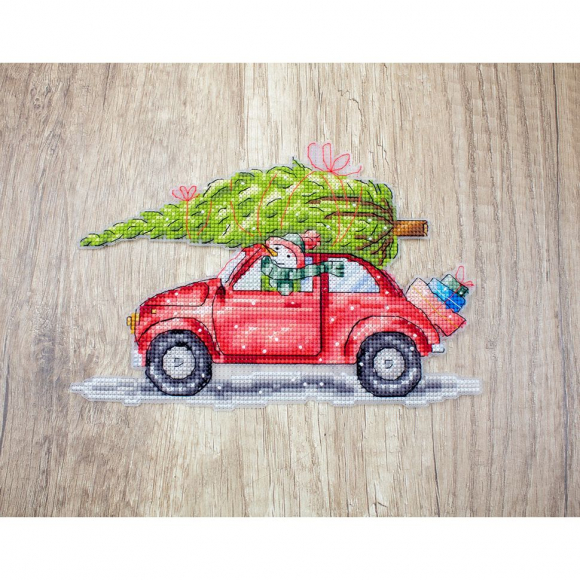 Набор для вышивания LETI арт. L8055 Набор новогодних игрушек 16х16 см