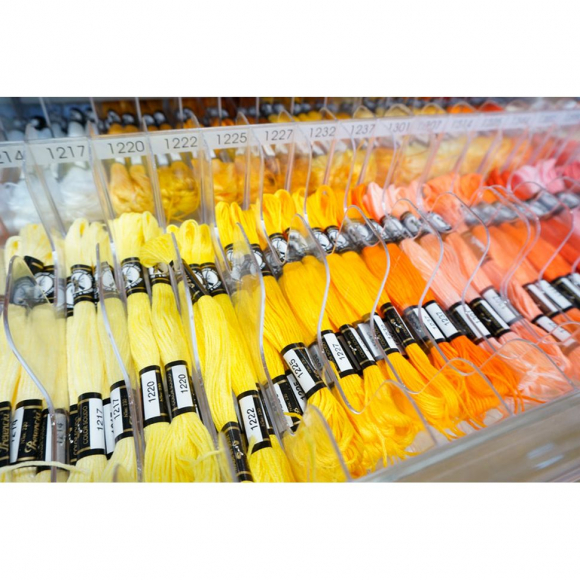 Стенд с наполнением для мулине Finca Presencia Hilaturas S.A. Стенд с наполнением для мулине Finca Presencia Hilaturas S.A.