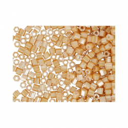 Бисер Япония "TOHO" 11/0  HEXAGON №3  2.2 мм 5 х 5 г №0123D т.бежевый/перл