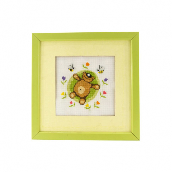 22421_Вышитая картина "Миша и пчелы"