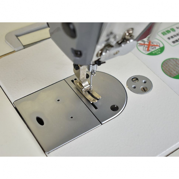 Прямострочная промышленная швейная машина Aurora A-7EH (Дизайнерские строчки, два подвижных ножа)