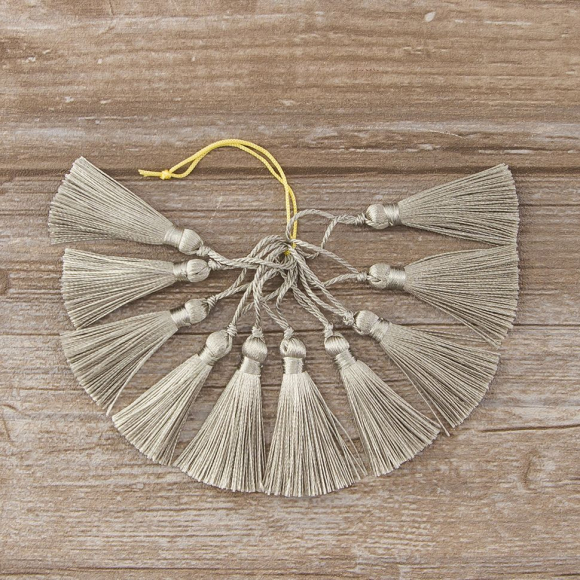 Кисть декоративная на шнуре, длина 45 мм, цвет золотой Кисть декоративная на шнуре, длина 45 мм, цвет золотой