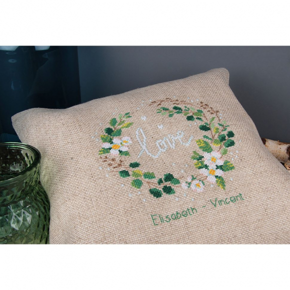 174075_Набор для вышивания подушки "Любовь"
