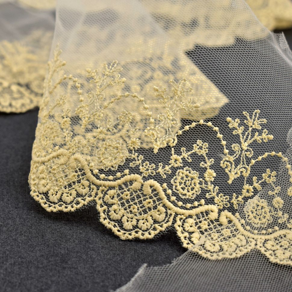 Вышивка на тюле, 85 мм, цвет натуральный Вышивка на тюле, 85 мм, цвет натуральный