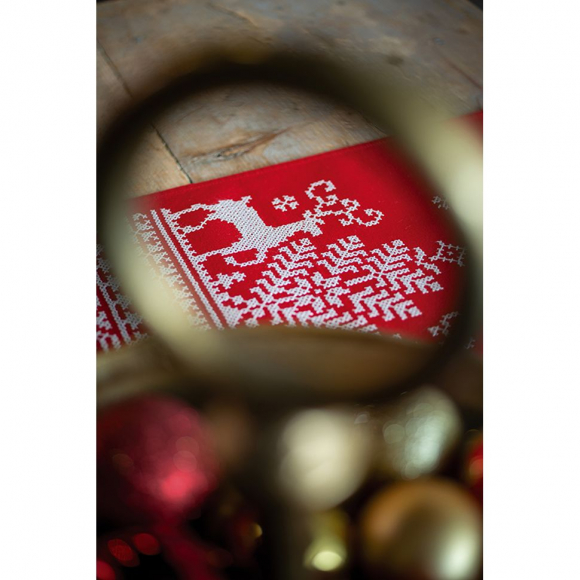 182131_Набор для вышивания дорожки "Рождественский олень"