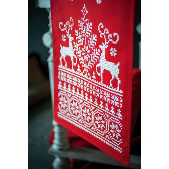 182131_Набор для вышивания дорожки "Рождественский олень"