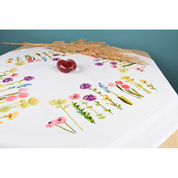 188199_Набор для вышивания скатерти "Весенние цветы"