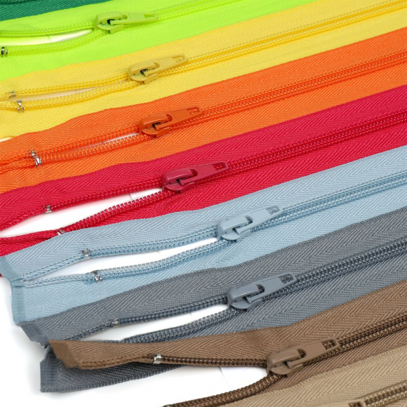 Молния MaxZipper пласт. спираль №5-N 60см АССОРТИ №1 уп.10цв х 5шт Молния MaxZipper пласт. спираль №5-N 60см АССОРТИ №1 уп.10цв х 5шт