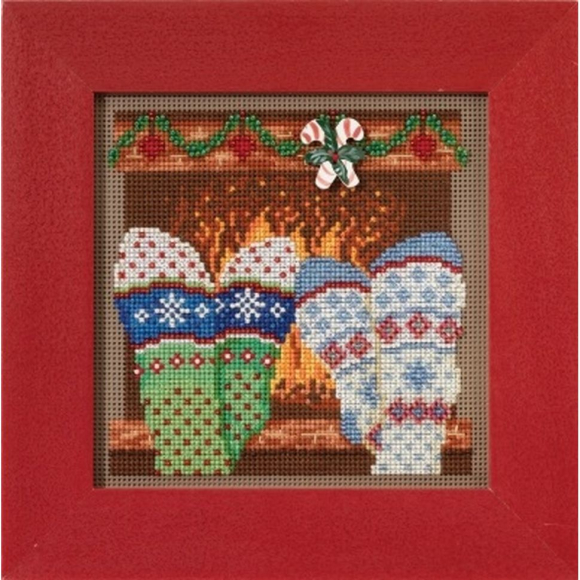 Набор для вышивания MILL HILL Уютные носочки 12,7х12,7 см