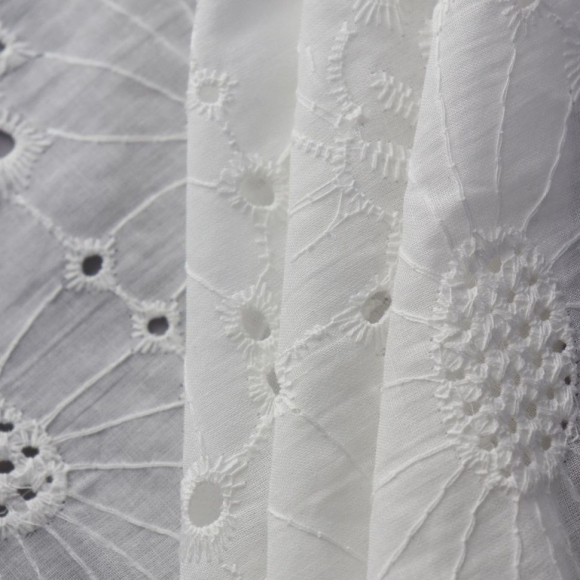 Ткань шитье 145 г кв.м 100% хлопок шир.145 см арт.Р.15304.01 цв.01 белый уп.30м Ткань шитье 145 г кв.м 100% хлопок шир.145 см арт.Р.15304.01 цв.01 белый уп.30м