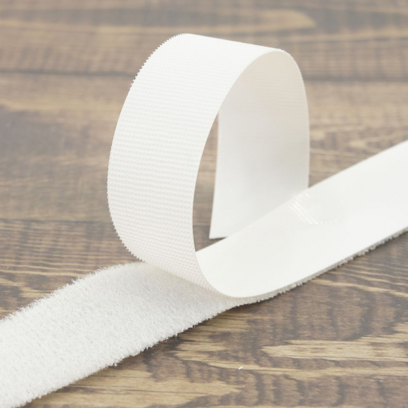 Липучка велюр-петельная пришивная, 2 части, ширина 20 мм, цвет белый, рулон 12 м Липучка велюр-петельная пришивная, 2 части, ширина 20 мм, цвет белый, рулон 12 м