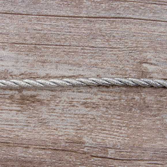 Шнур металлизированный SPIRAL ( SAFISA), арт.25277-1 мм, 15 м, цвет 102, серебряный Шнур металлизированный SPIRAL ( SAFISA), арт.25277-1 мм, 15 м, цвет 102, серебряный