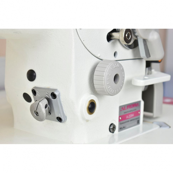 Промышленная швейная машина строчки зигзаг Aurora A-2284 Промышленная швейная машина строчки зигзаг Aurora A-2284