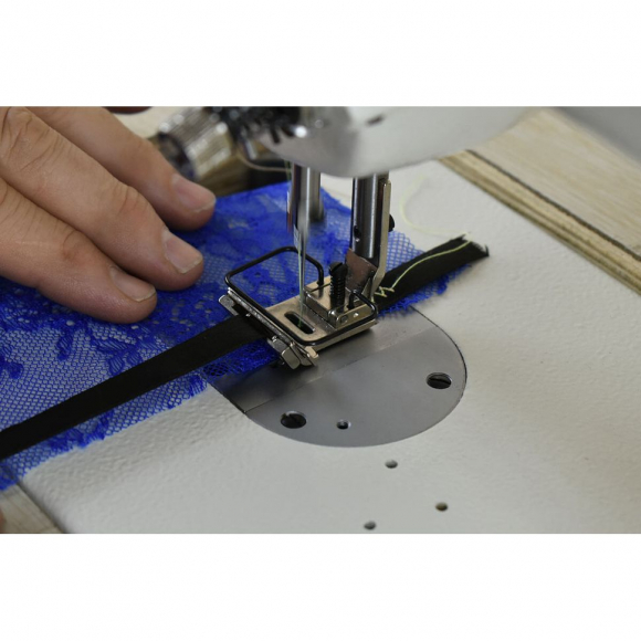 Промышленная швейная машина строчки зигзаг Aurora A-2284 Промышленная швейная машина строчки зигзаг Aurora A-2284