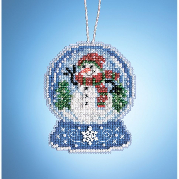 Набор для вышивания бисером MILL HILL Снеговик- шар 6х8 см Набор для вышивания бисером MILL HILL Снеговик- шар 6х8 см