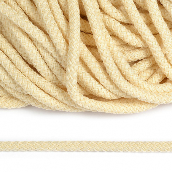Шнур круглый полиэфир 05мм арт.1с-50/35 с наполнителем цв.130 молочный уп.200м