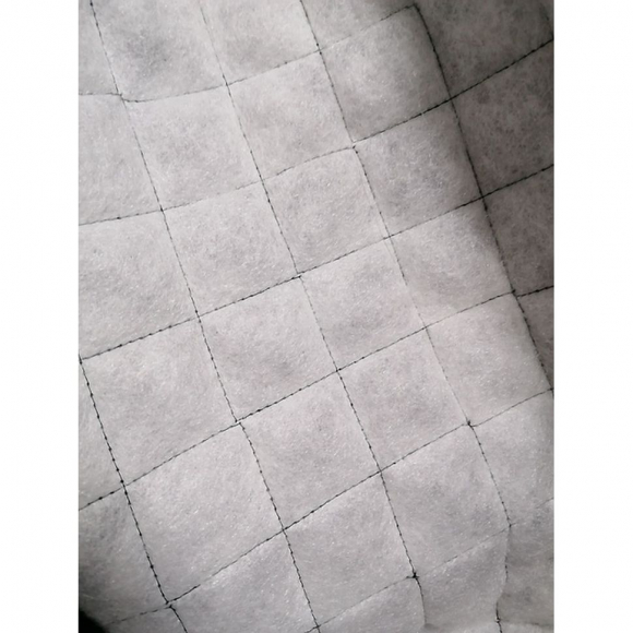 Ниточная стежка Подкладка арт.РАД.190Т № 0124/3070/ МС-1 рис.№CLI0025+спанбонд 15 г/м2 +синтепон 100 г/м2 +нитки 45АП №660 цв.черный шир.150см рул.50м