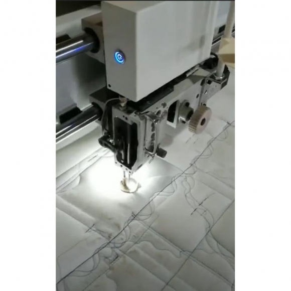 Одноигольная компьютеризированная стегальная машина челночного стежка Aurora A-8-1