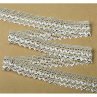 Тесьма вязаная 60001 шир.30мм цв.201 лен с белым уп.25м