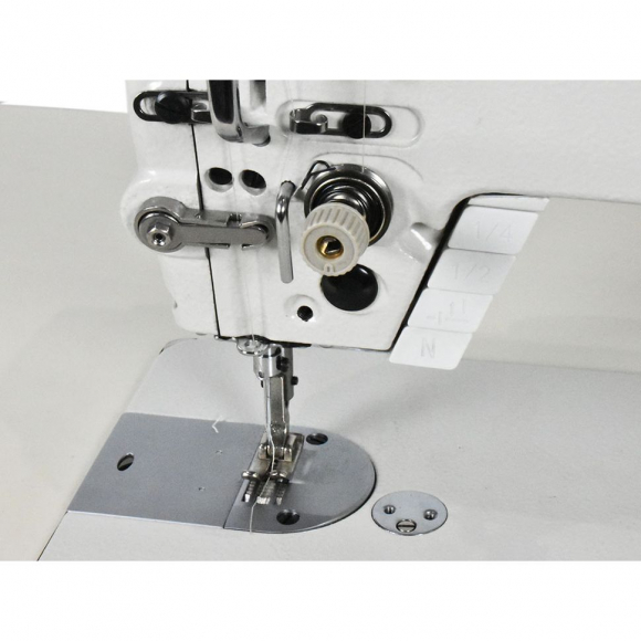 Прямострочная промышленная швейная машина с игольным продвижением Aurora A-5410N (Дизайнерские строчки, два подвижных ножа, закрытая смазка)