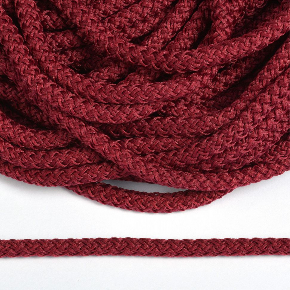 Шнур круглый полиэфир 05мм арт.1с-50/35 с наполнителем цв.048 бордо уп.200м Шнур круглый полиэфир 05мм арт.1с-50/35 с наполнителем цв.048 бордо уп.200м