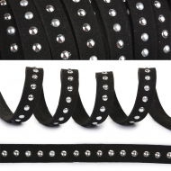 Шнур плоский TBY.LTRN15.S 15мм с кнопками цв.черный/серебро уп.25м