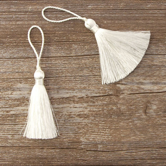 183429_Кисть декоративная на шнуре, длина 60 мм, цвет белый