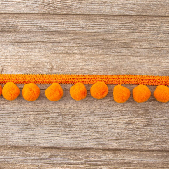 Тесьма с помпонами, диаметр 10 мм, цвет оранжевый