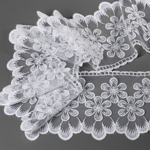 Кружево на сетке KRUZHEVO арт.TBY.BL.40468 шир.130мм цв.01 белый уп.13,71 м