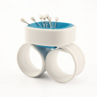 82599_Магнитная игольница на запястье