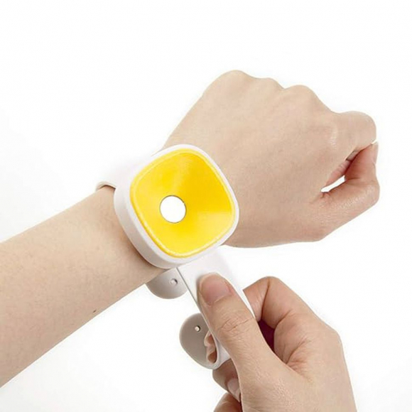 82599_Магнитная игольница на запястье