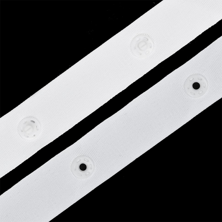 Кнопки пластиковые 8мм на ленте шир.18мм TBY-64421 цв. белый уп. 45,7м