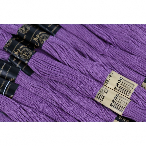 Нитки мулине цв.2206 фиолетовый 12х10м С-Пб Нитки мулине цв.2206 фиолетовый 12х10м С-Пб